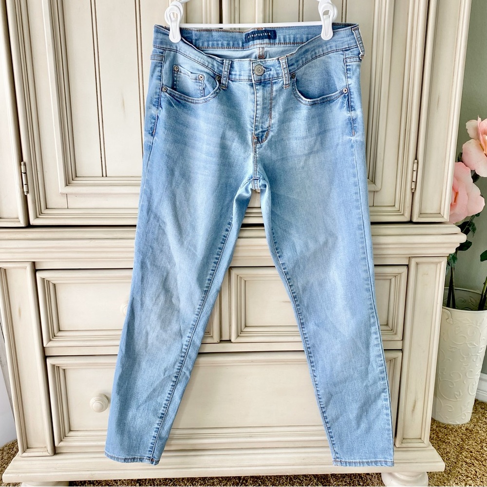 Women’s Aeropostale 5 Pocket Light Blue Denim Jean Jegging 10 Short